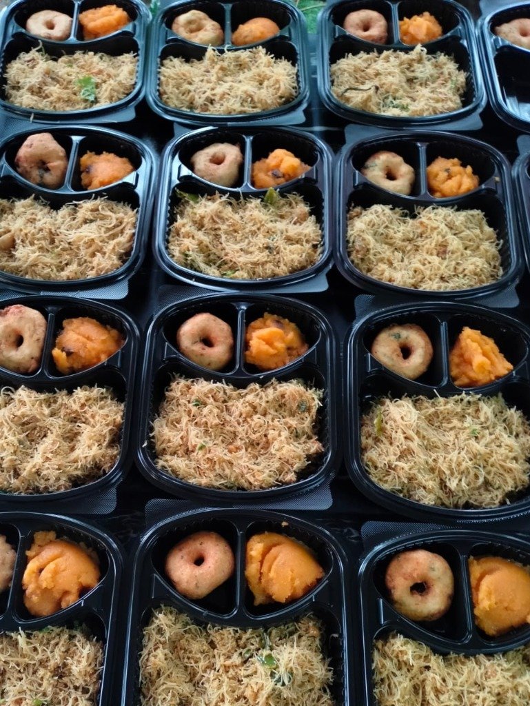 Best Everest Catering Idiyappam, Vadai and Kesari Bento Meal Boxes