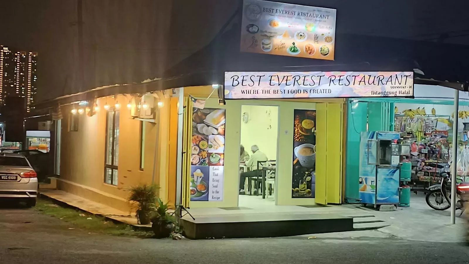 Best Everest Restaurant Dining Feast